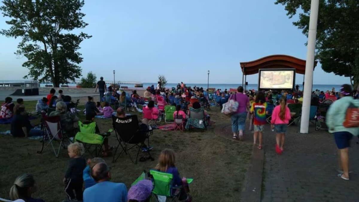 Beach Club Of Oscoda - The Lakeshore Cottage エクステリア 写真