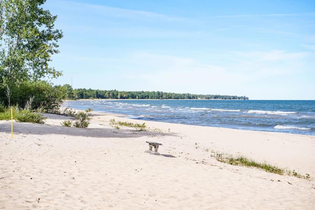 Beach Club Of Oscoda - The Lakeshore Cottage エクステリア 写真