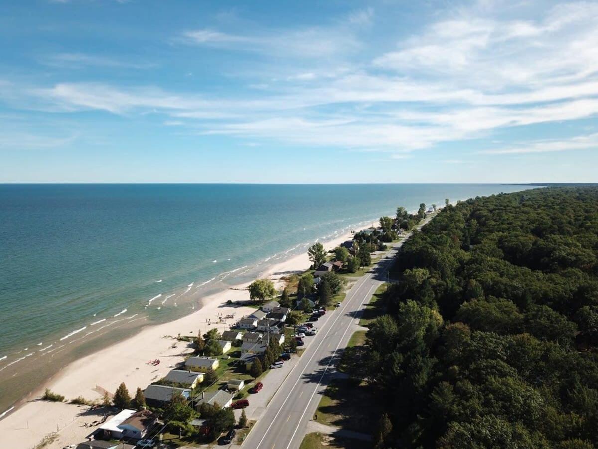 Beach Club Of Oscoda - The Lakeshore Cottage エクステリア 写真