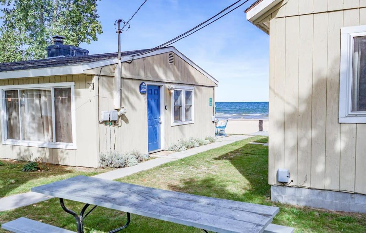 Beach Club Of Oscoda - The Lakeshore Cottage エクステリア 写真