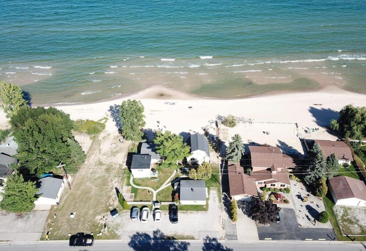 Beach Club Of Oscoda - The Lakeshore Cottage エクステリア 写真