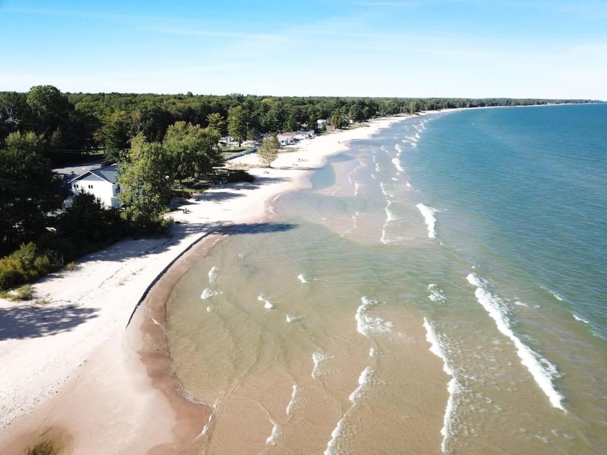 Beach Club Of Oscoda - The Lakeshore Cottage エクステリア 写真